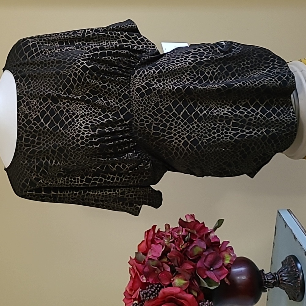 NEW Ellen Tracy Top Sexy Elegance Reptile Red Carpet Ruching Shimmer Batwing Lrg